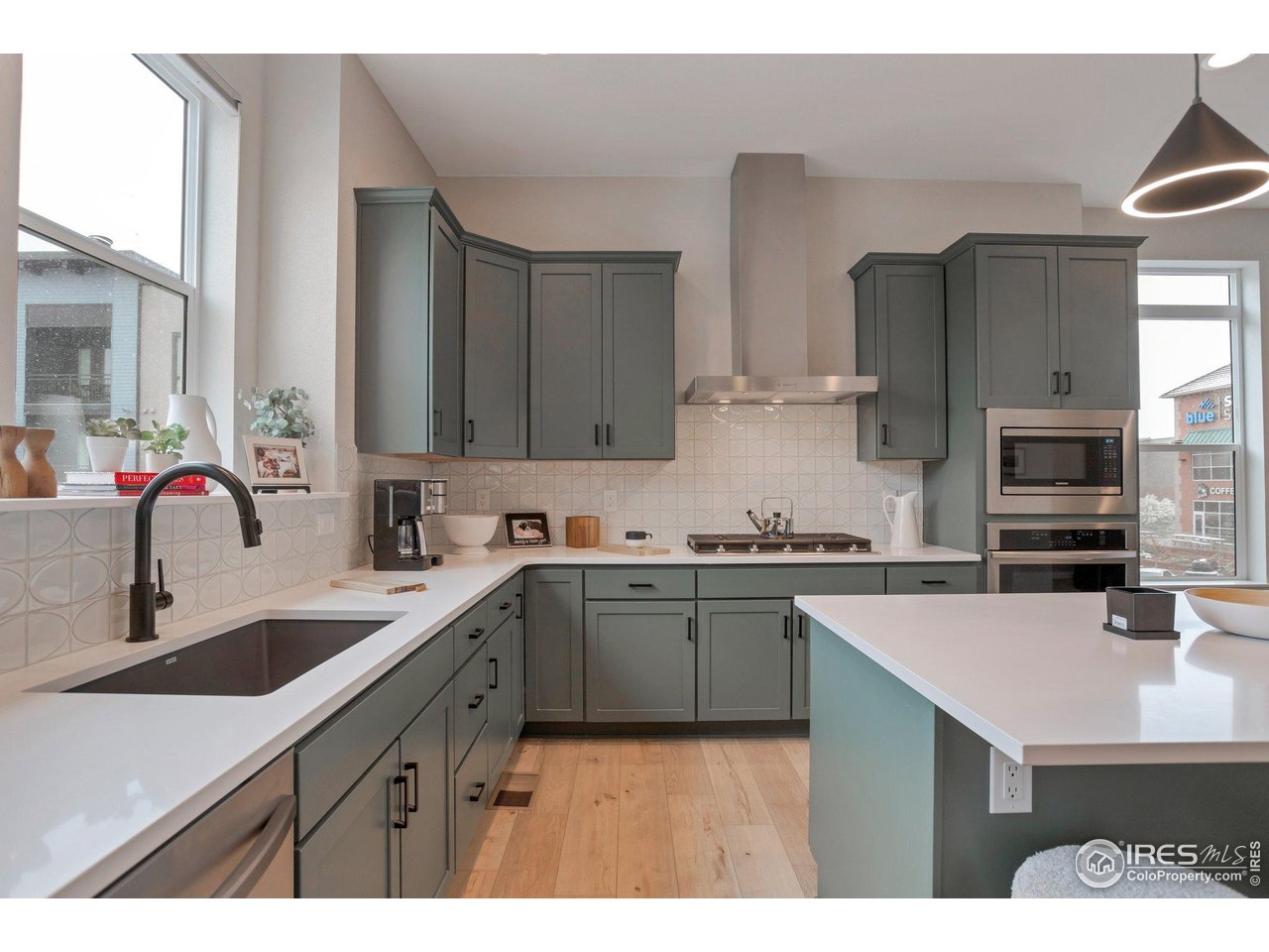 352 Superior Dr