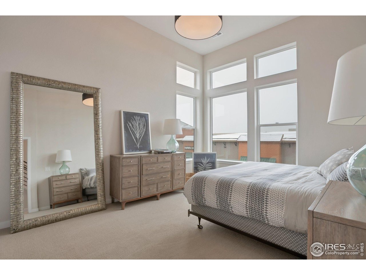 352 Superior Dr