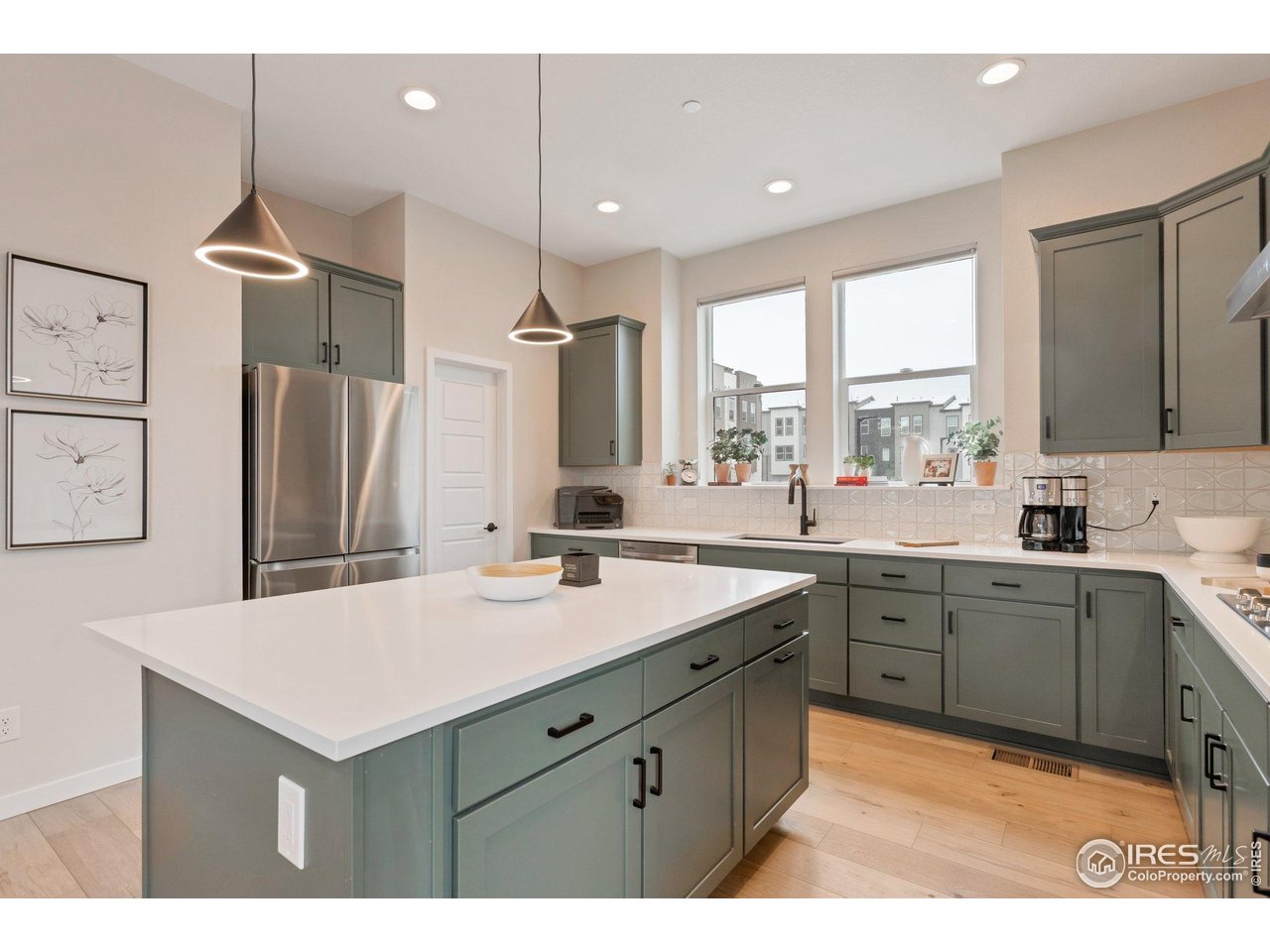 352 Superior Dr
