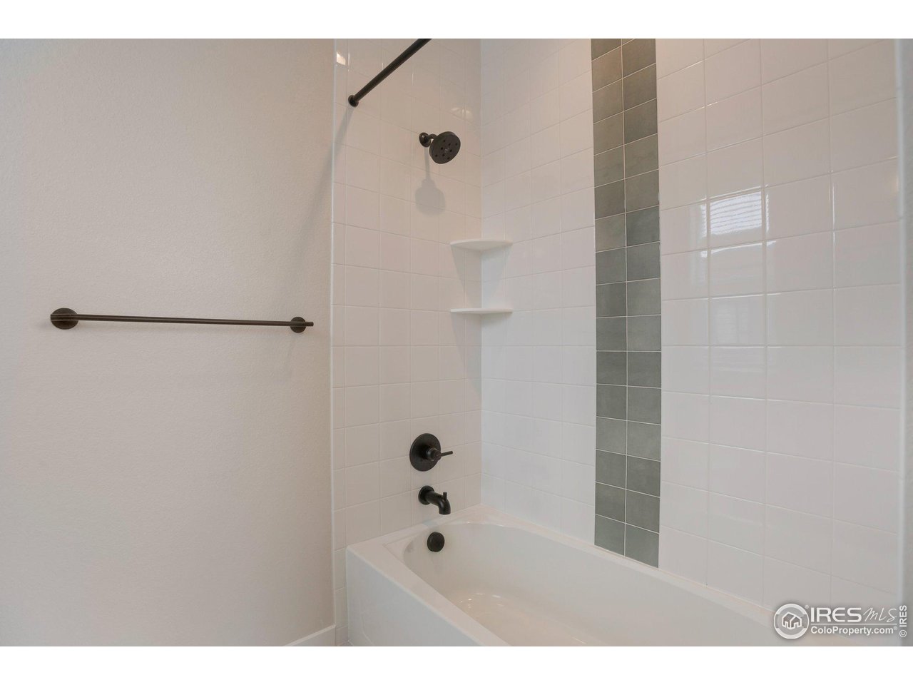 352 Superior Dr
