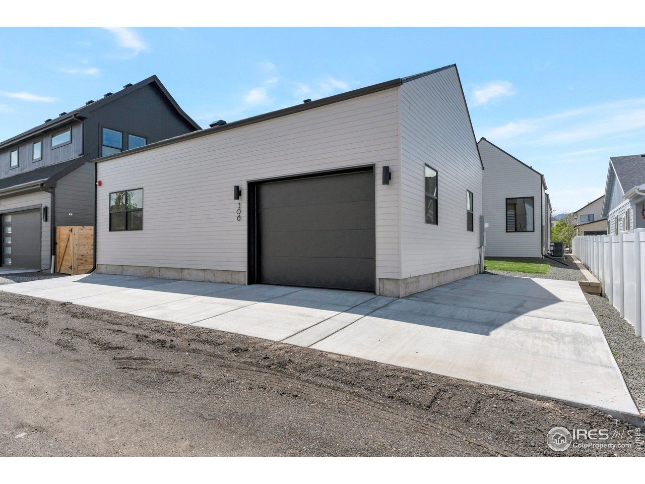 306 S 3rd Ave