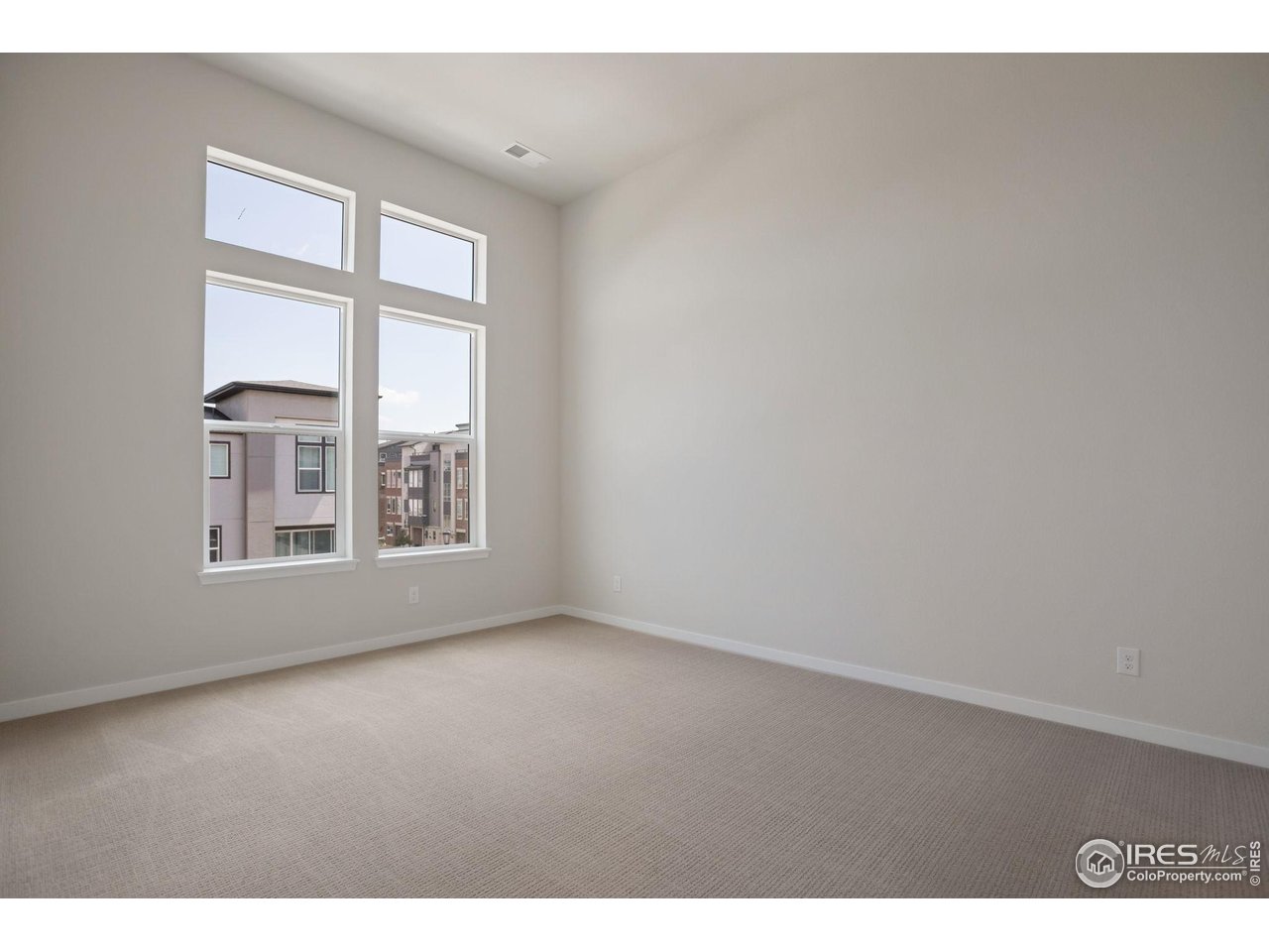 368 Promenade Dr