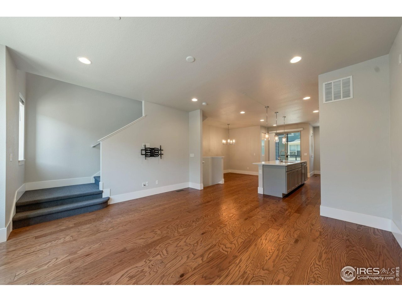 529 Promenade Dr
