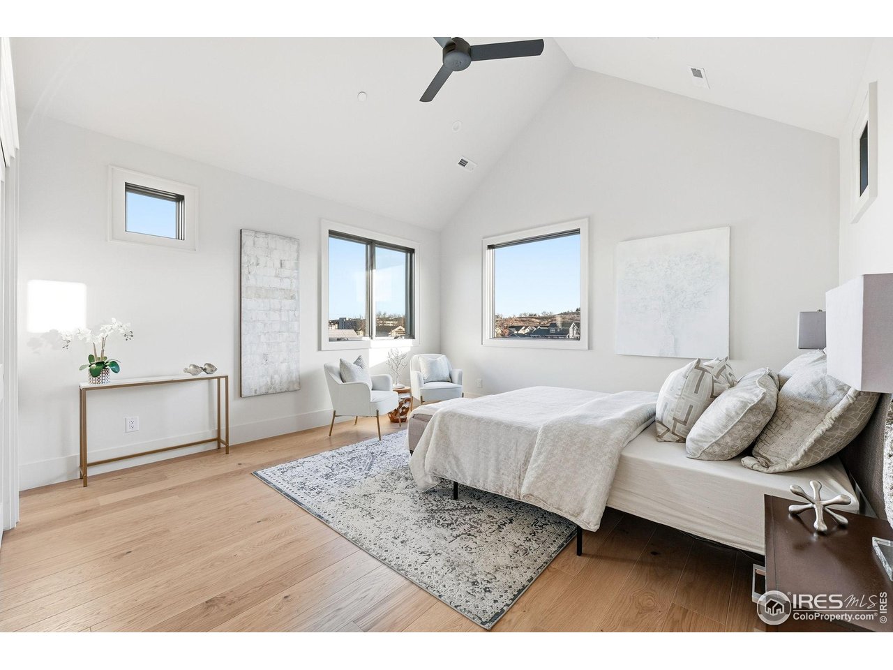 205 W William St