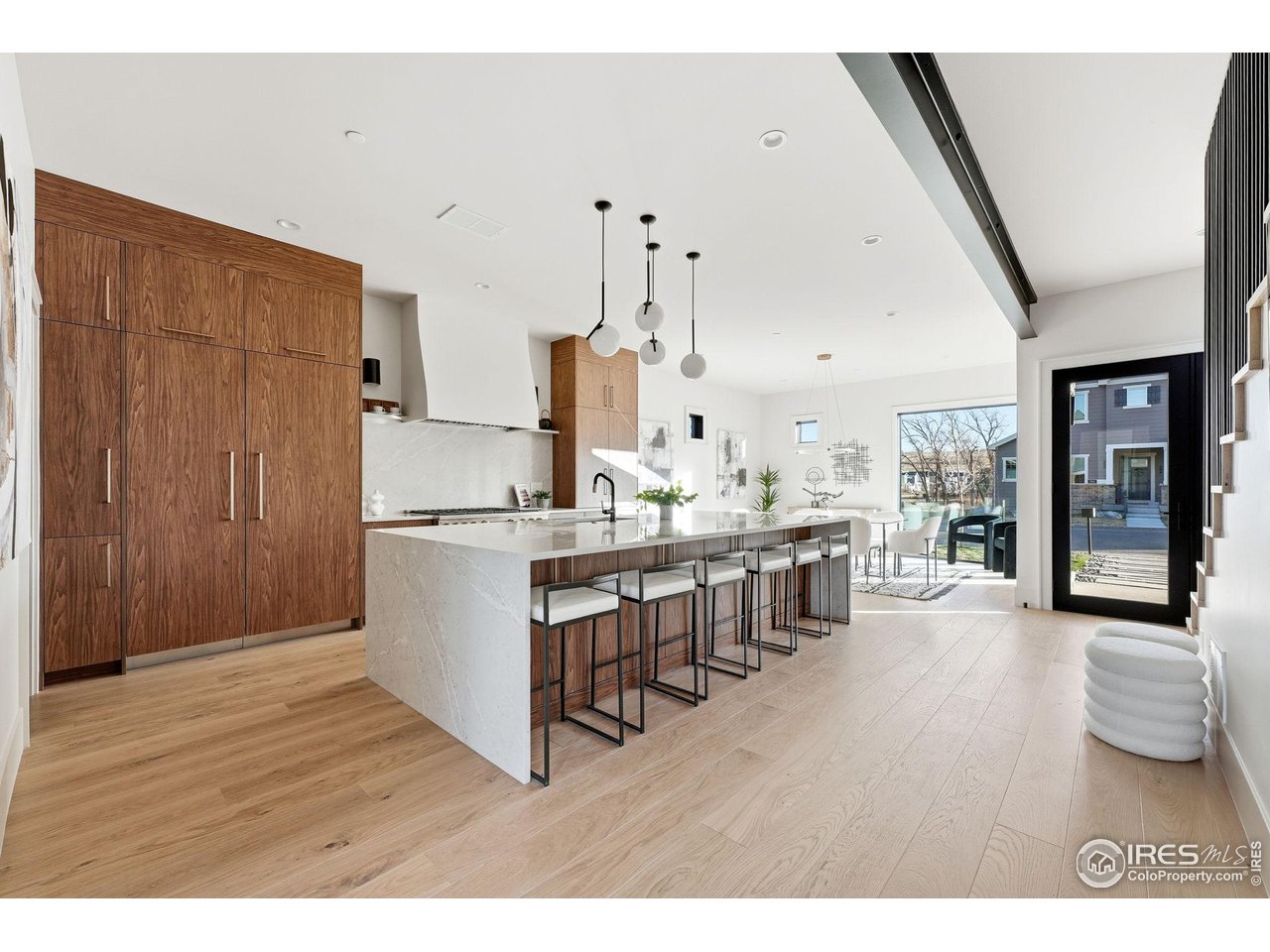205 W William St