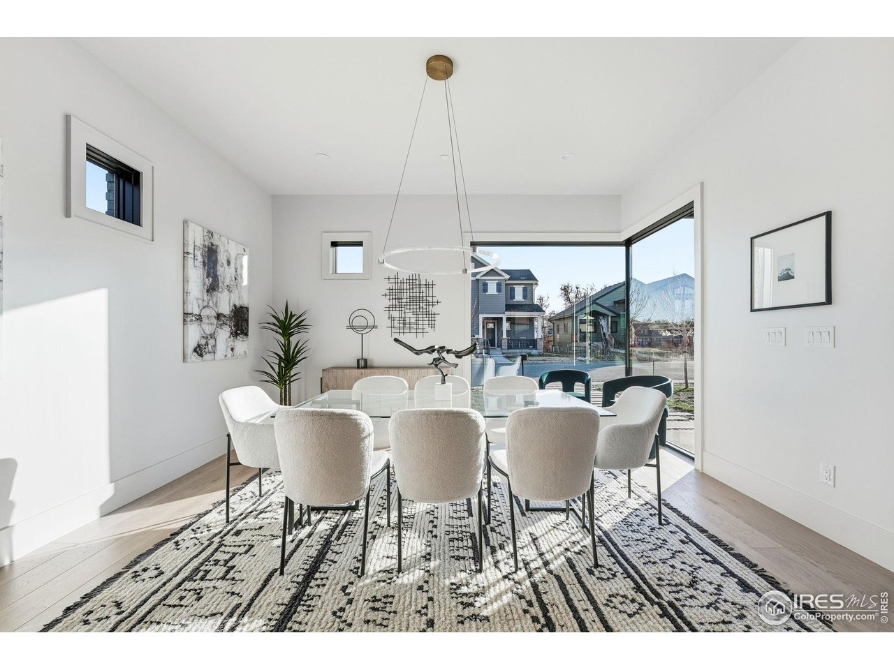 205 W William St