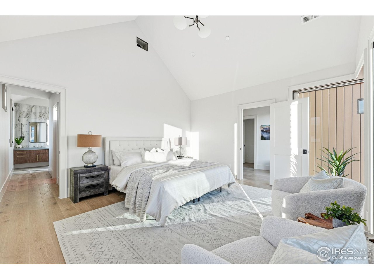 205 W William St