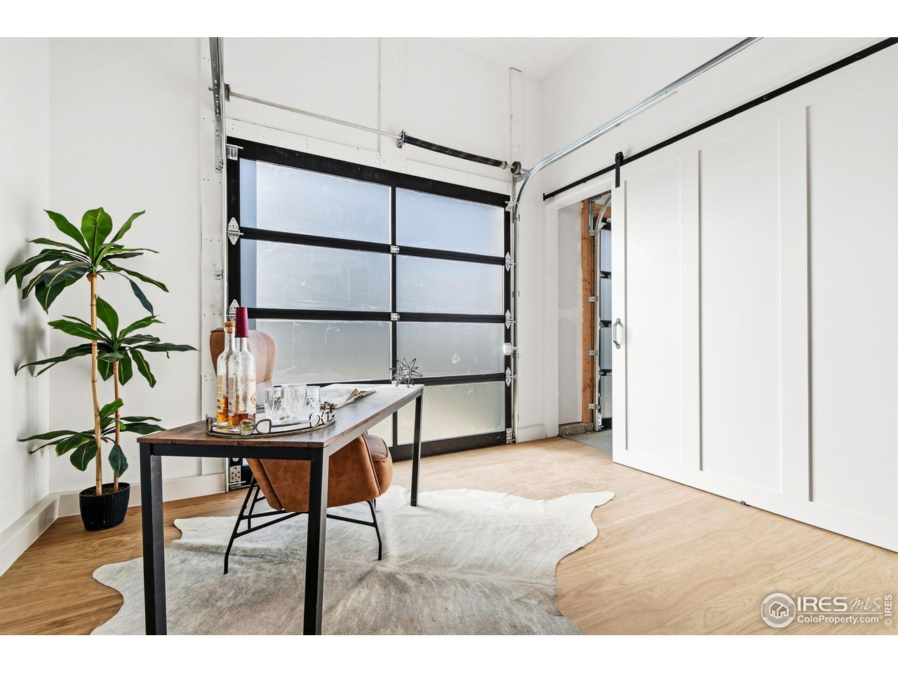 205 W William St