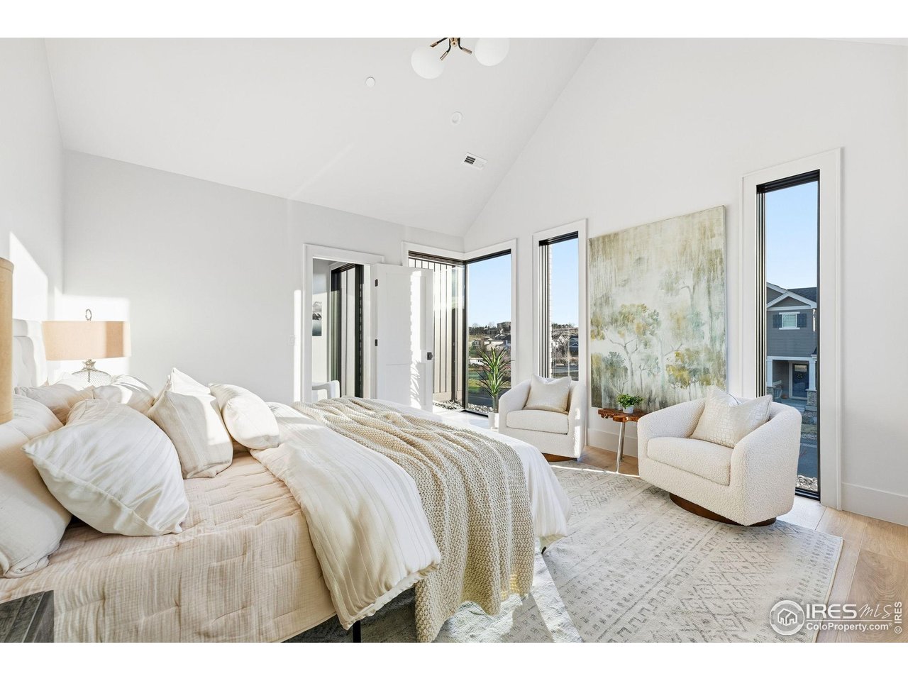205 W William St
