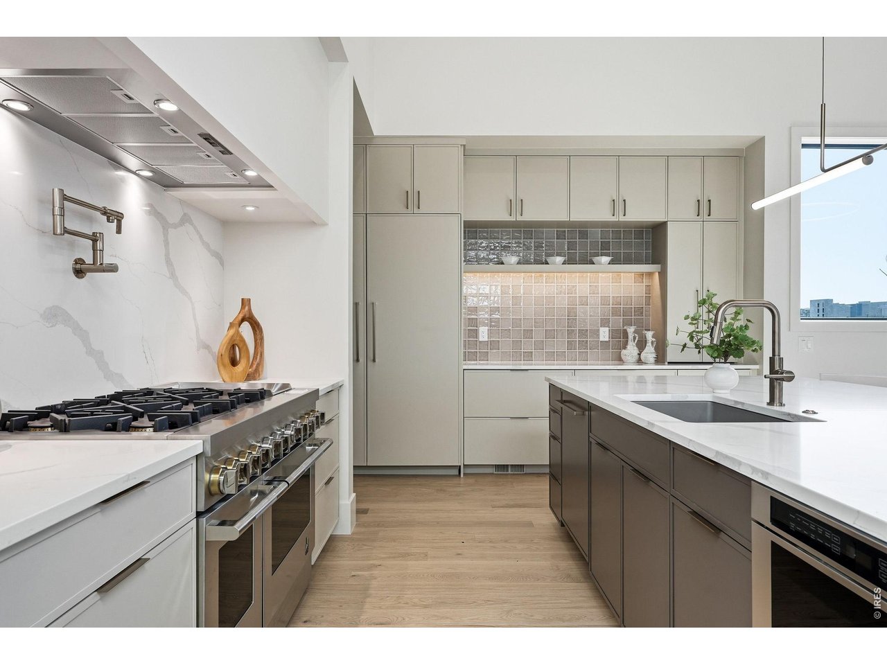 110 W William St