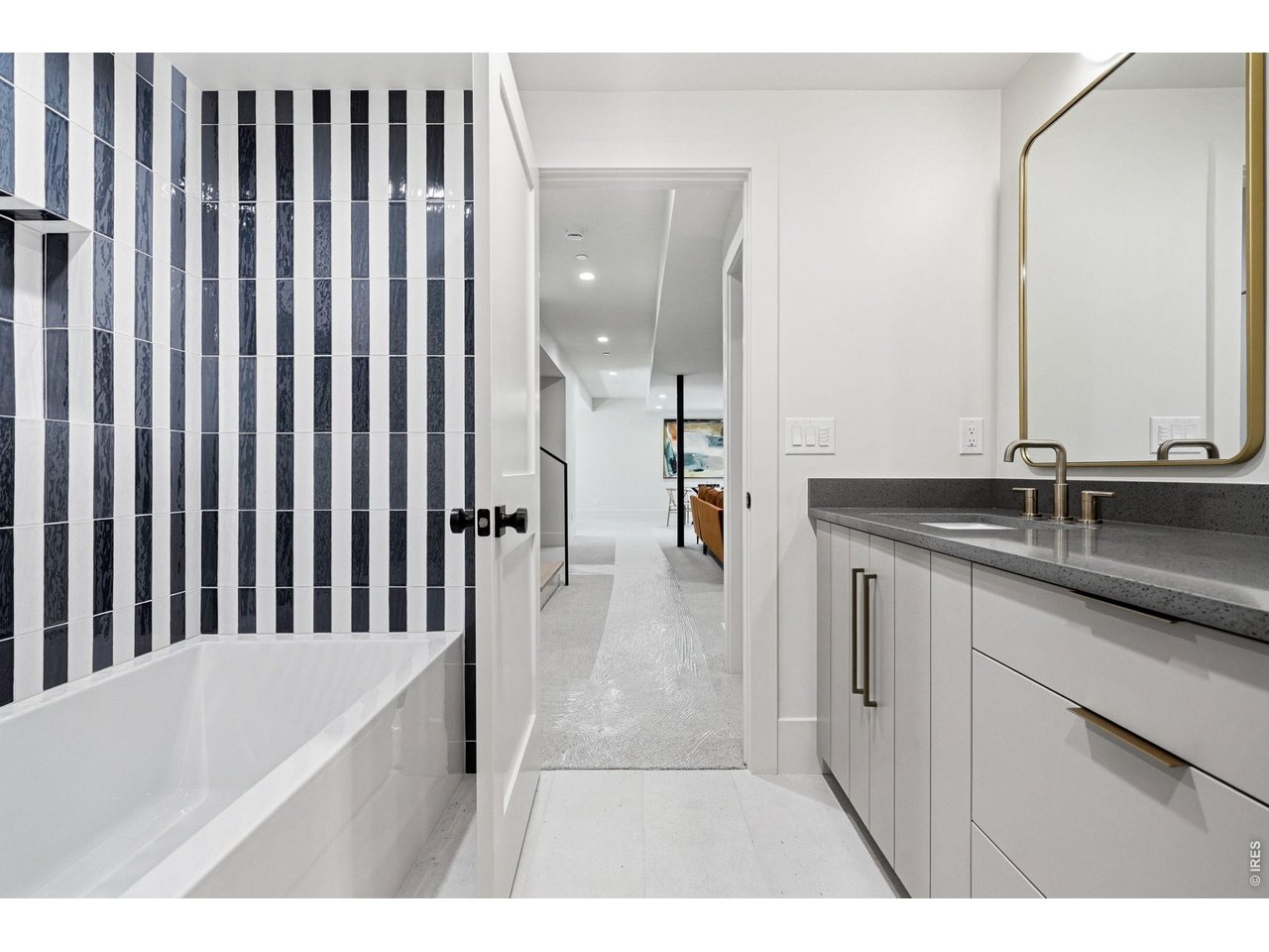 110 W William St