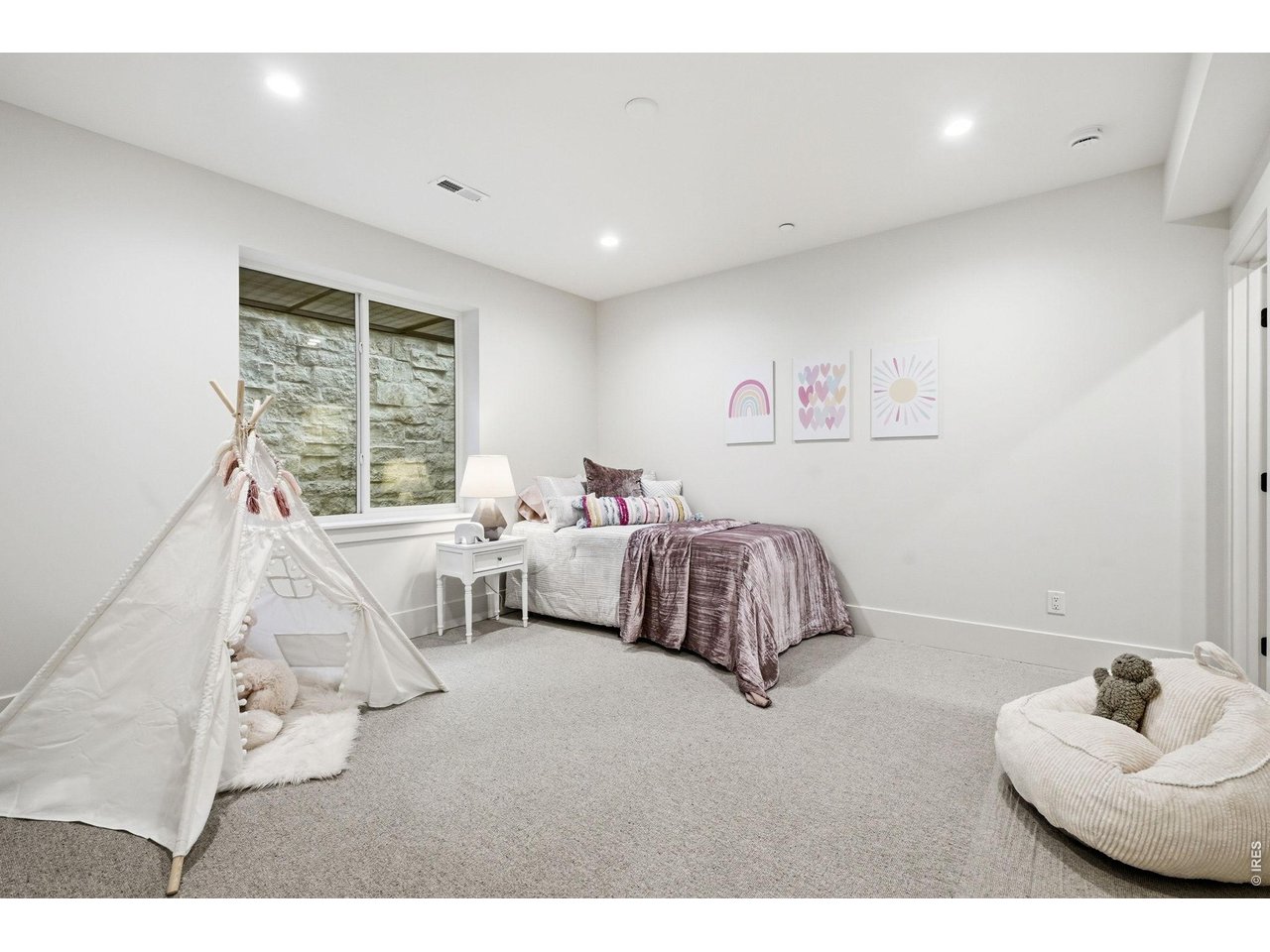 110 W William St