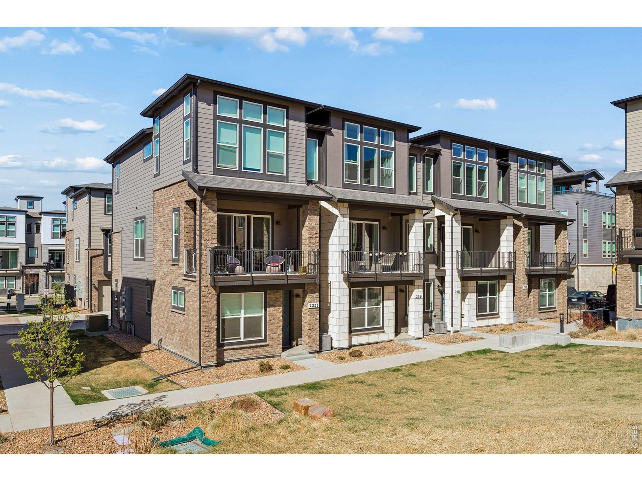 2271 Buttercup Ln