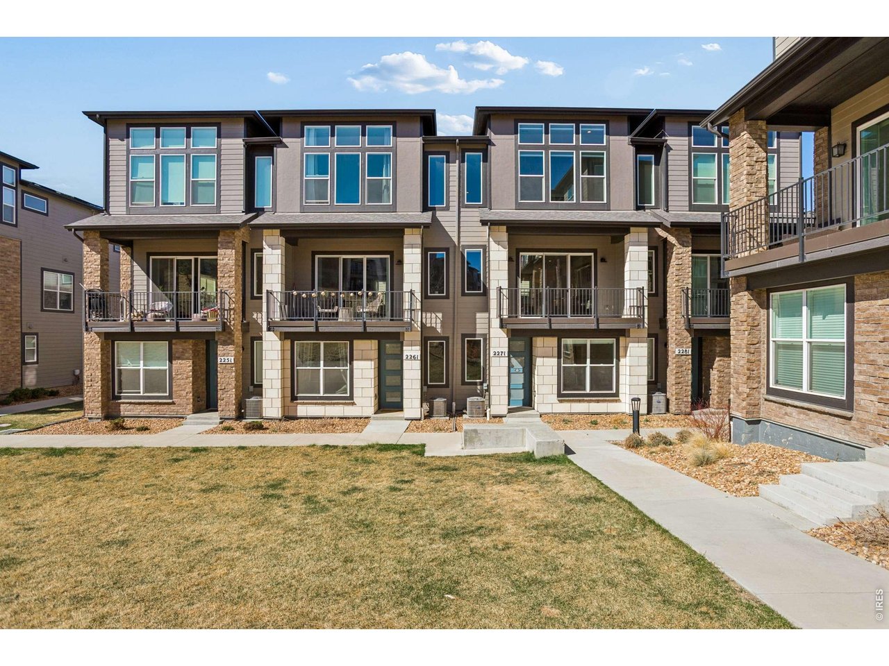 2271 Buttercup Ln