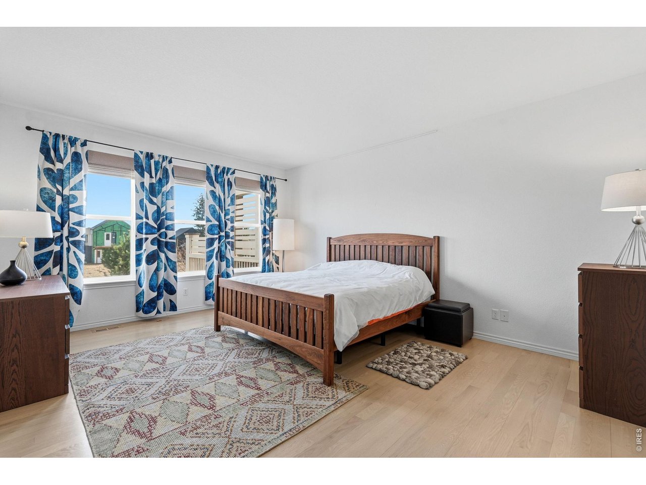 208 6th Ave