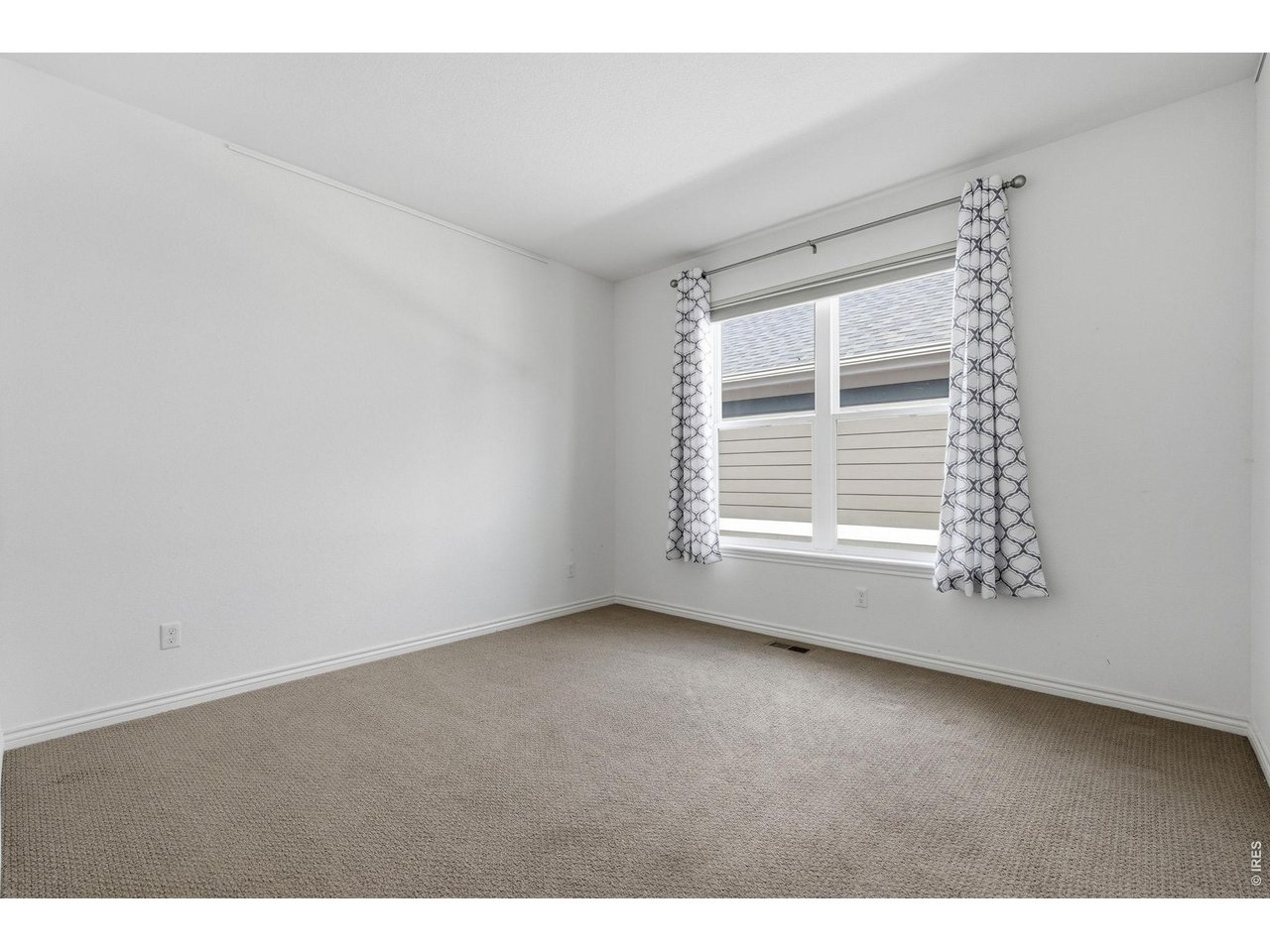 208 6th Ave