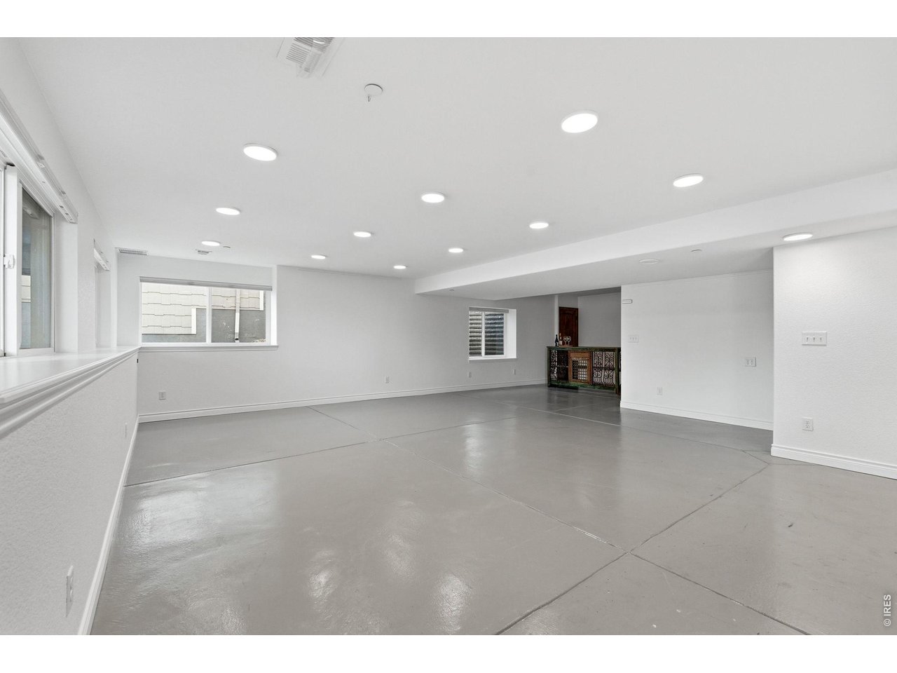 208 6th Ave