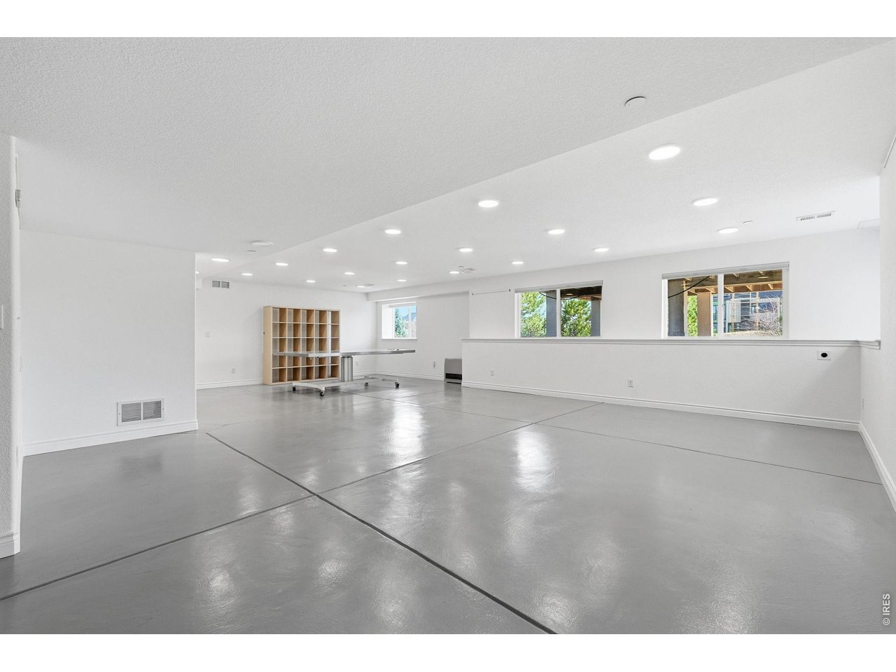 208 6th Ave