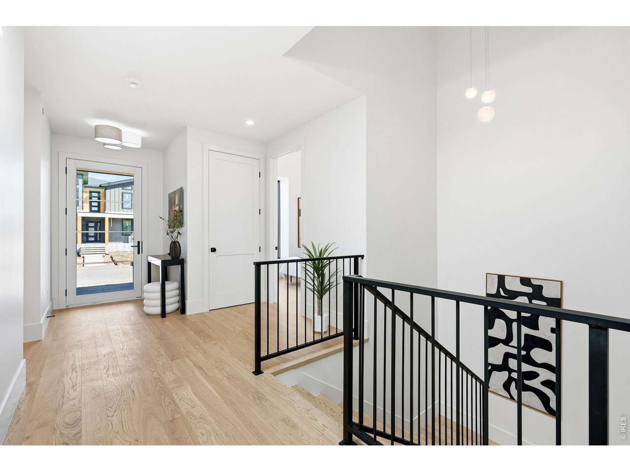 406 S 3rd Ave