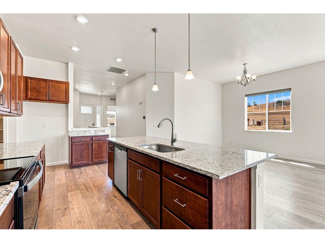 415 3rd Ave S