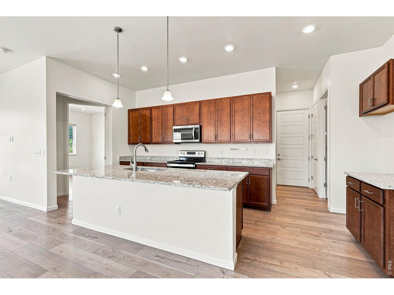 415 3rd Ave S