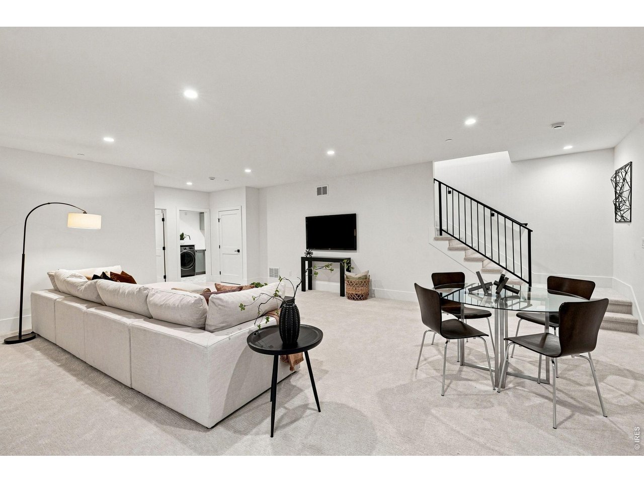 102 W William St