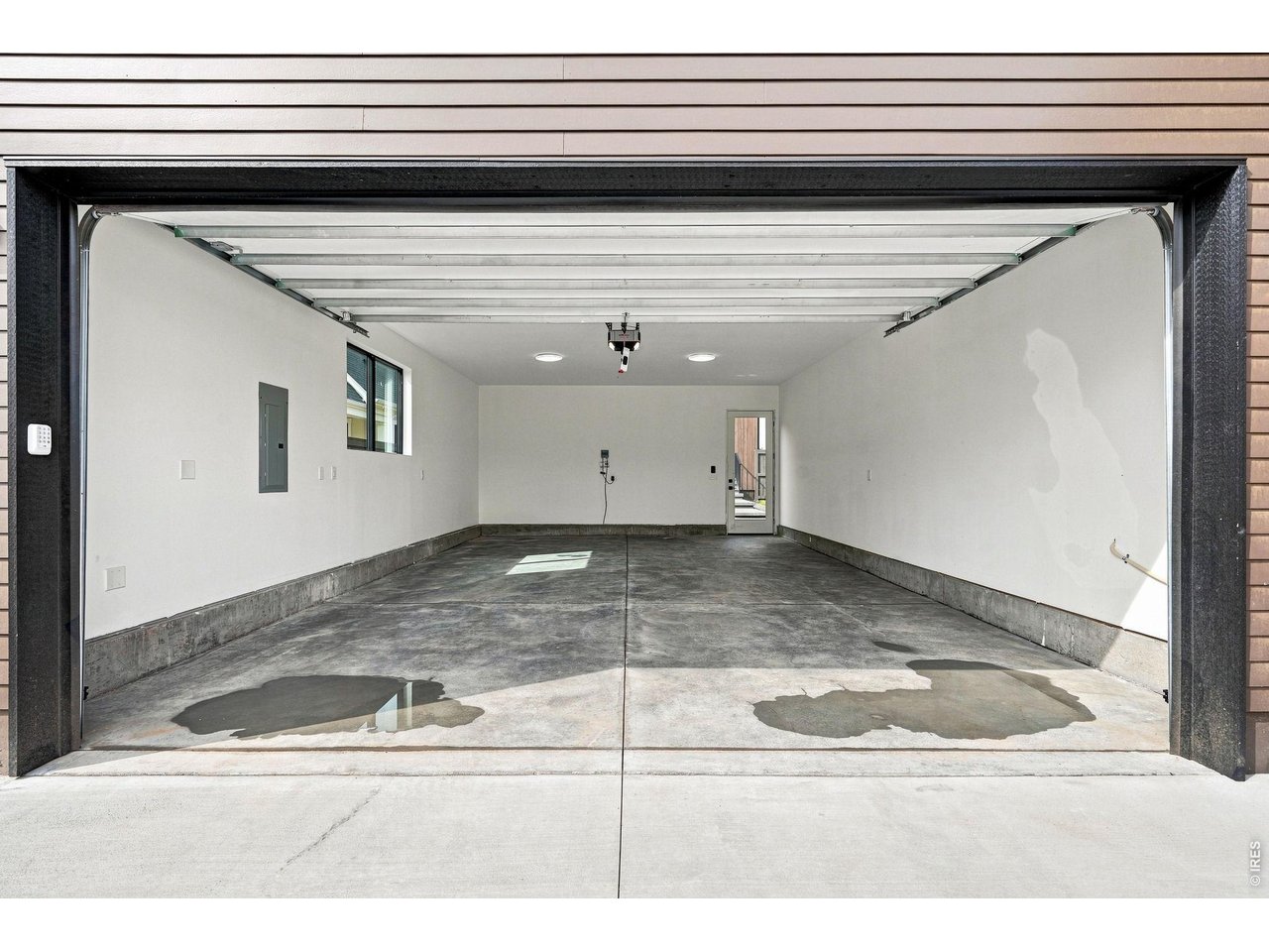 102 W William St