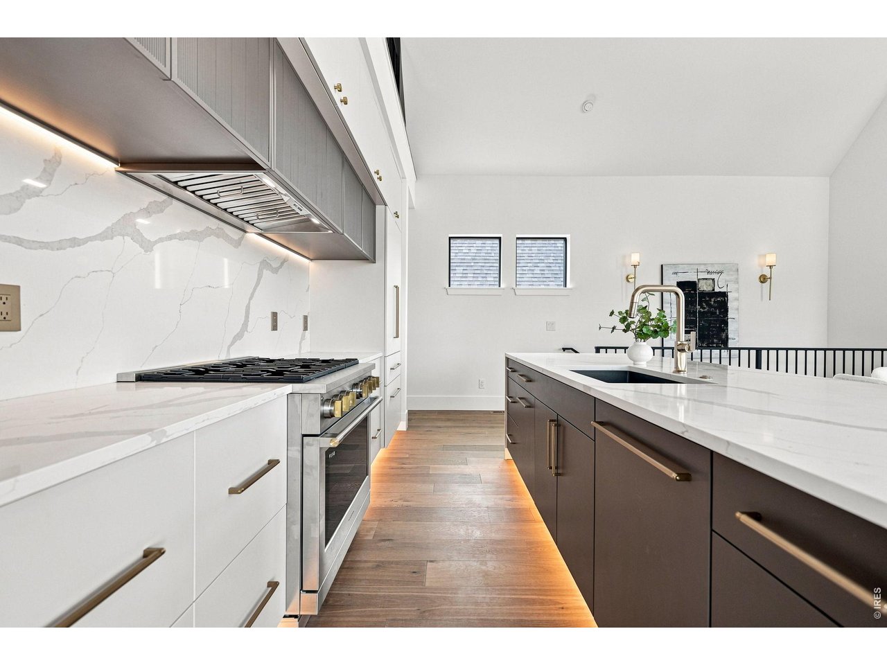 102 W William St