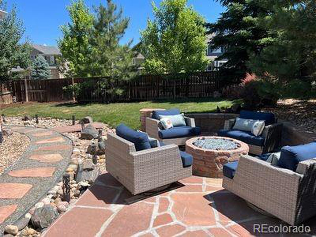 1933 Spruce Ct