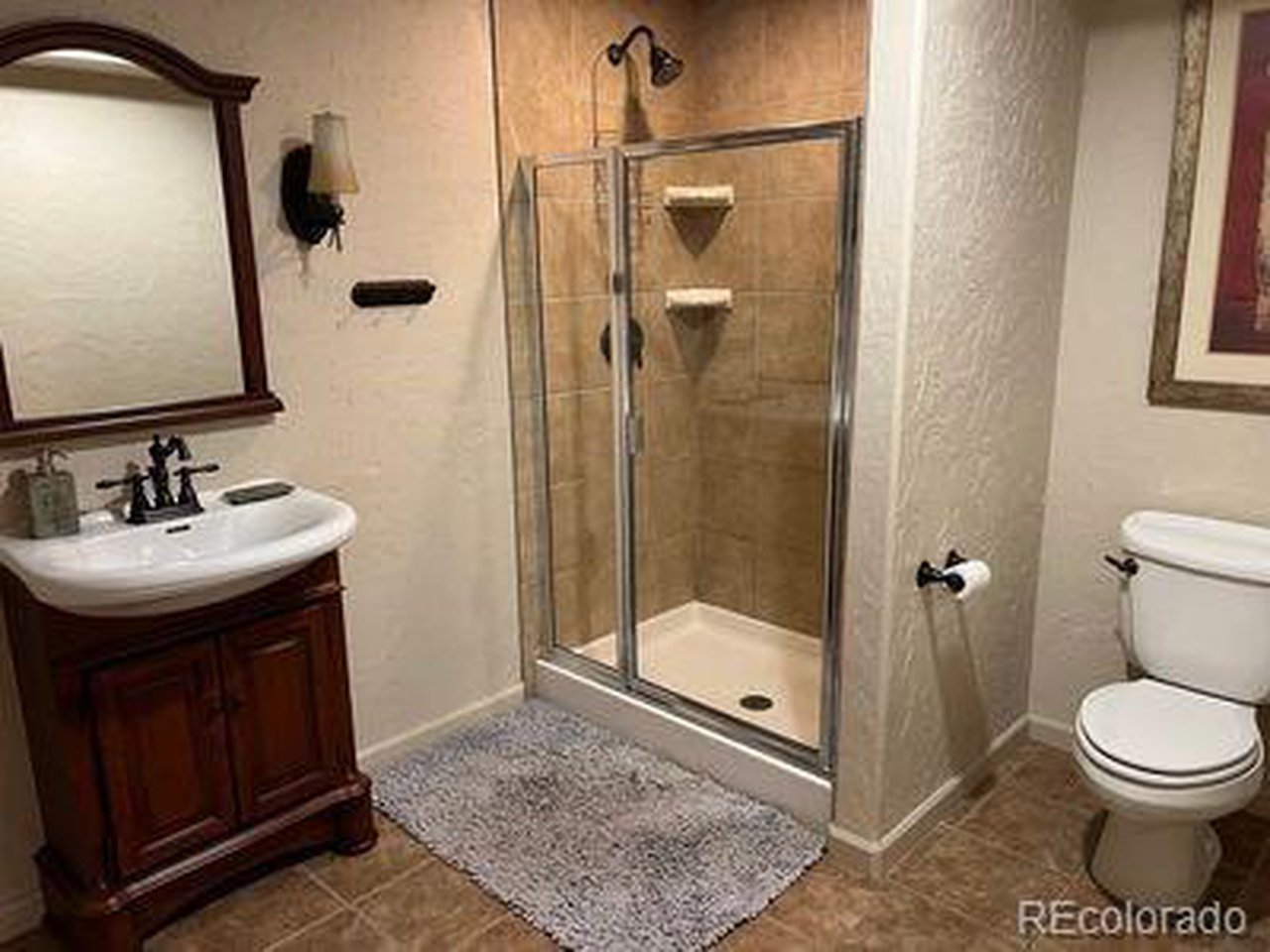 1933 Spruce Ct