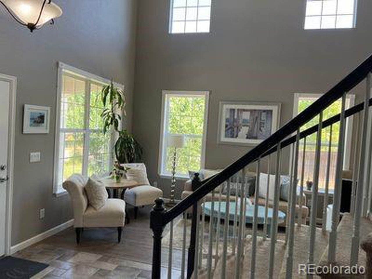 1933 Spruce Ct