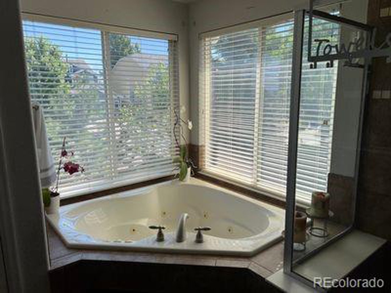 1933 Spruce Ct