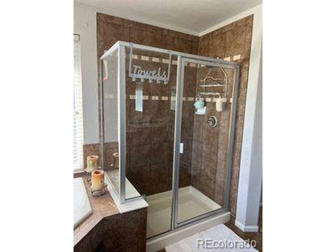 1933 Spruce Ct