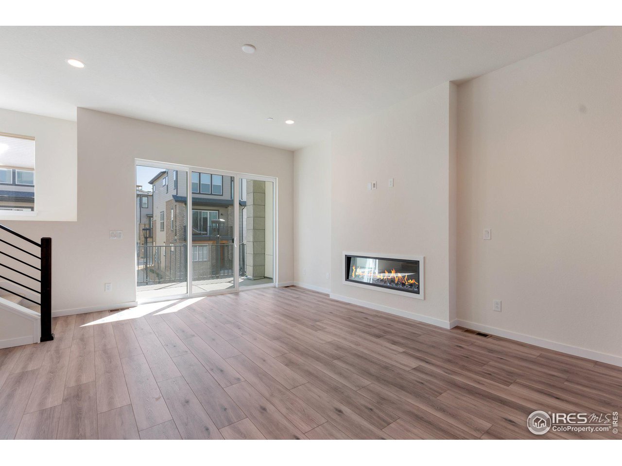 371 Gateway Dr