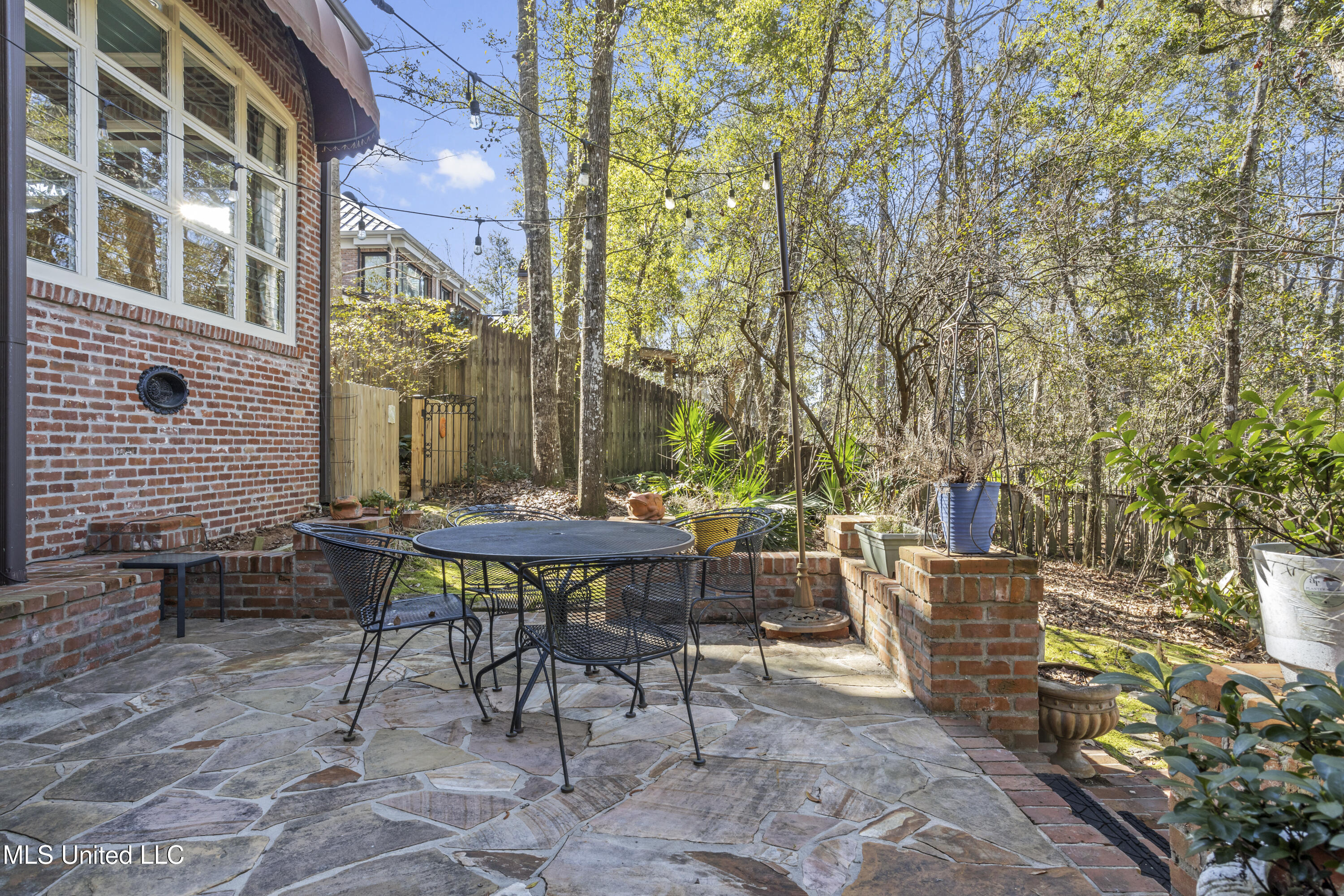 9161 Ridge Road
