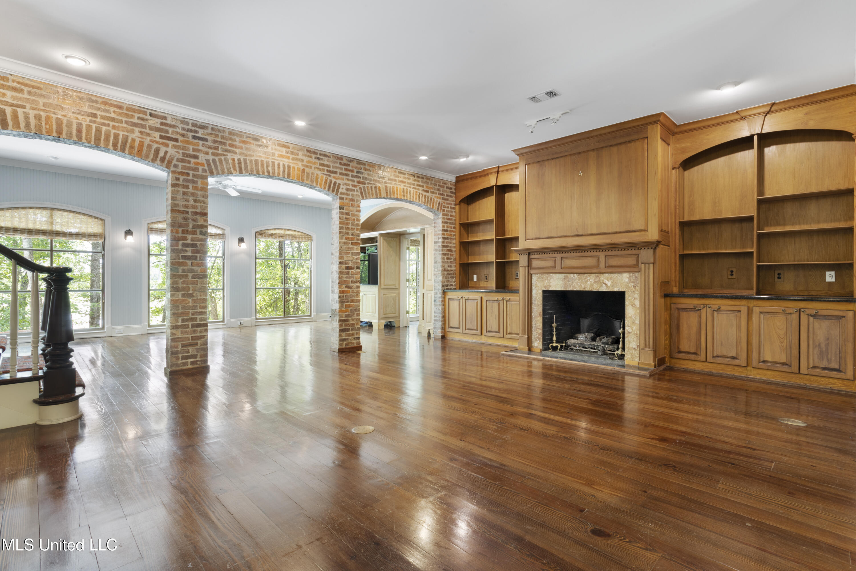 9161 Ridge Road