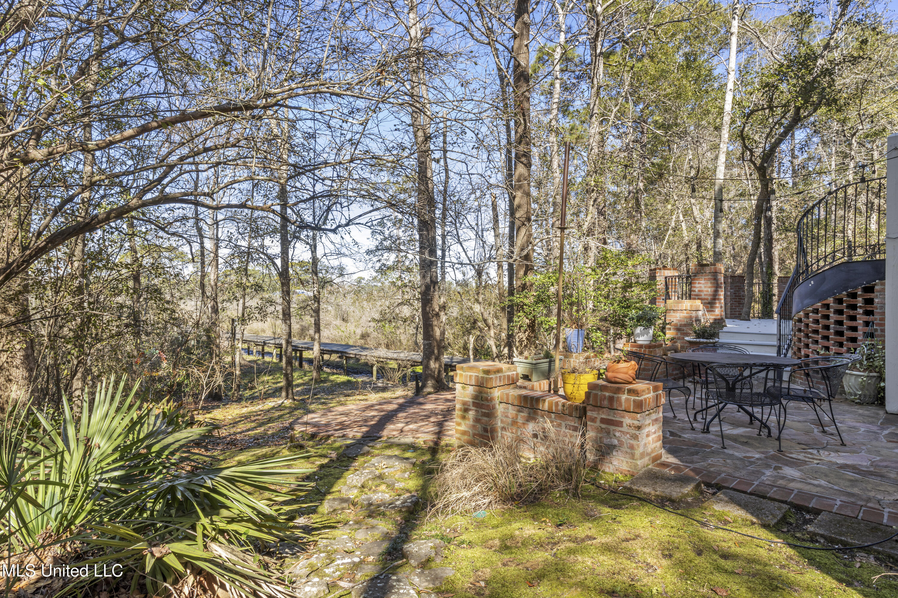 9161 Ridge Road
