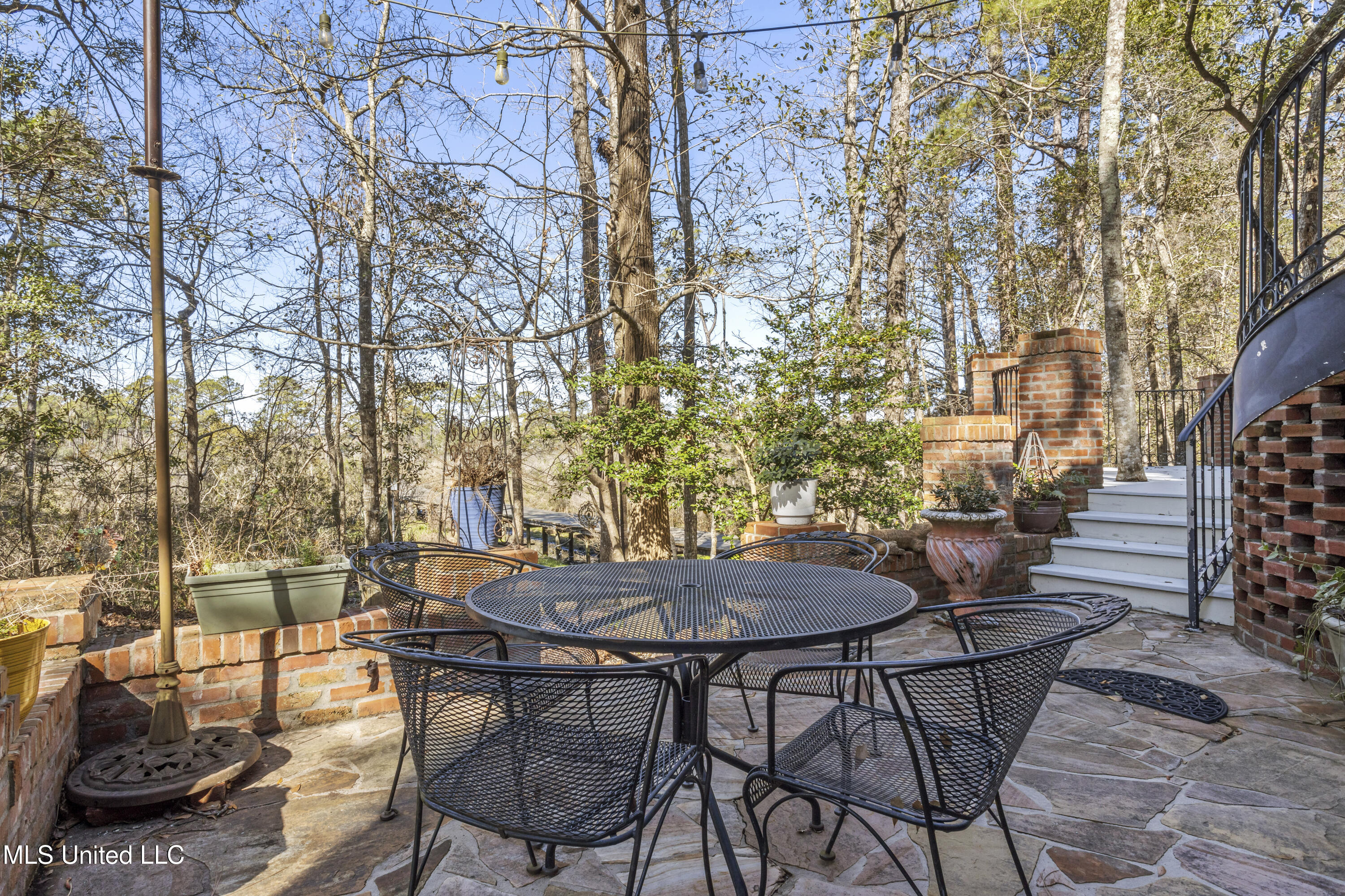 9161 Ridge Road