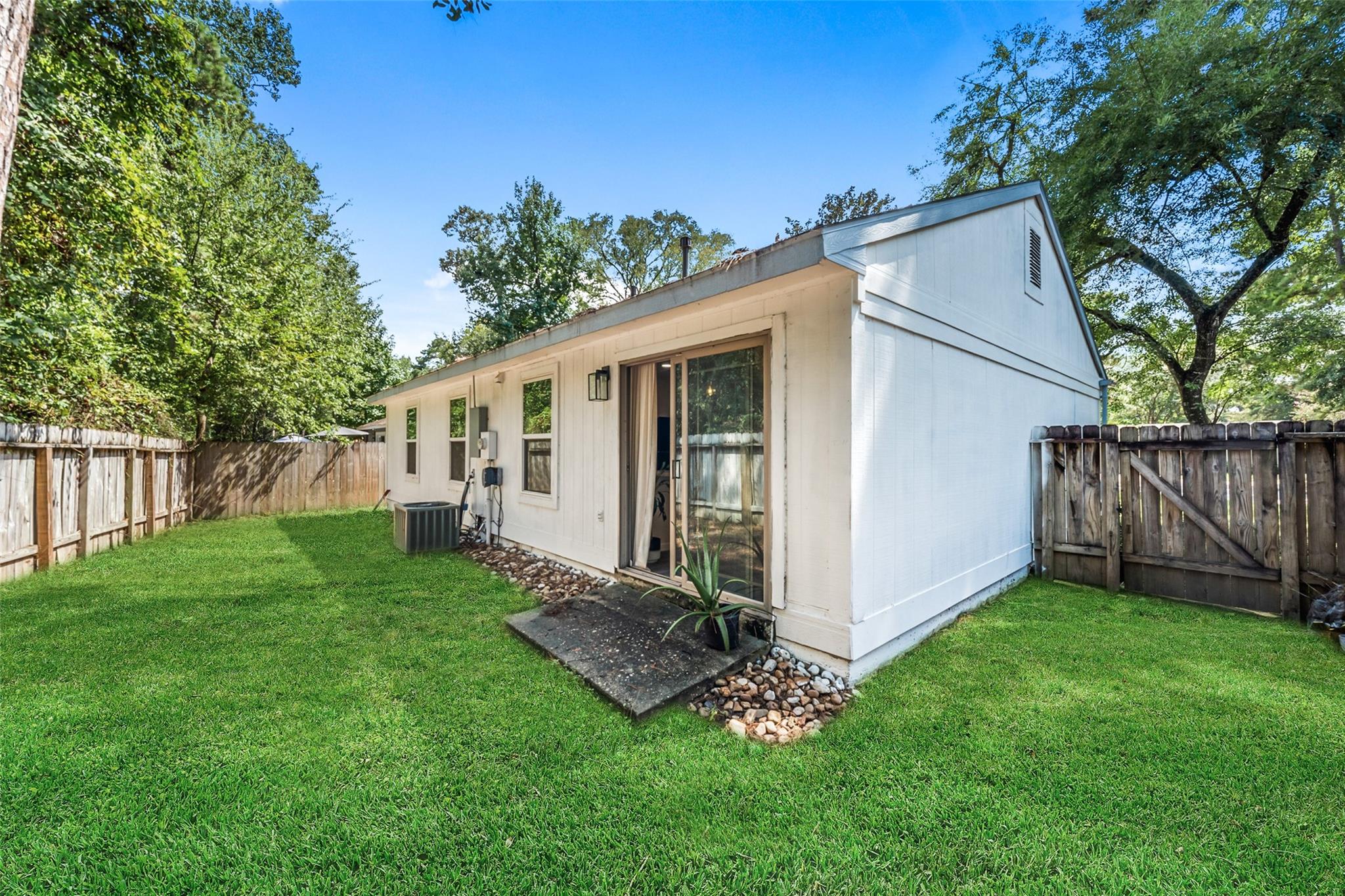 7 Hasting Oak Court