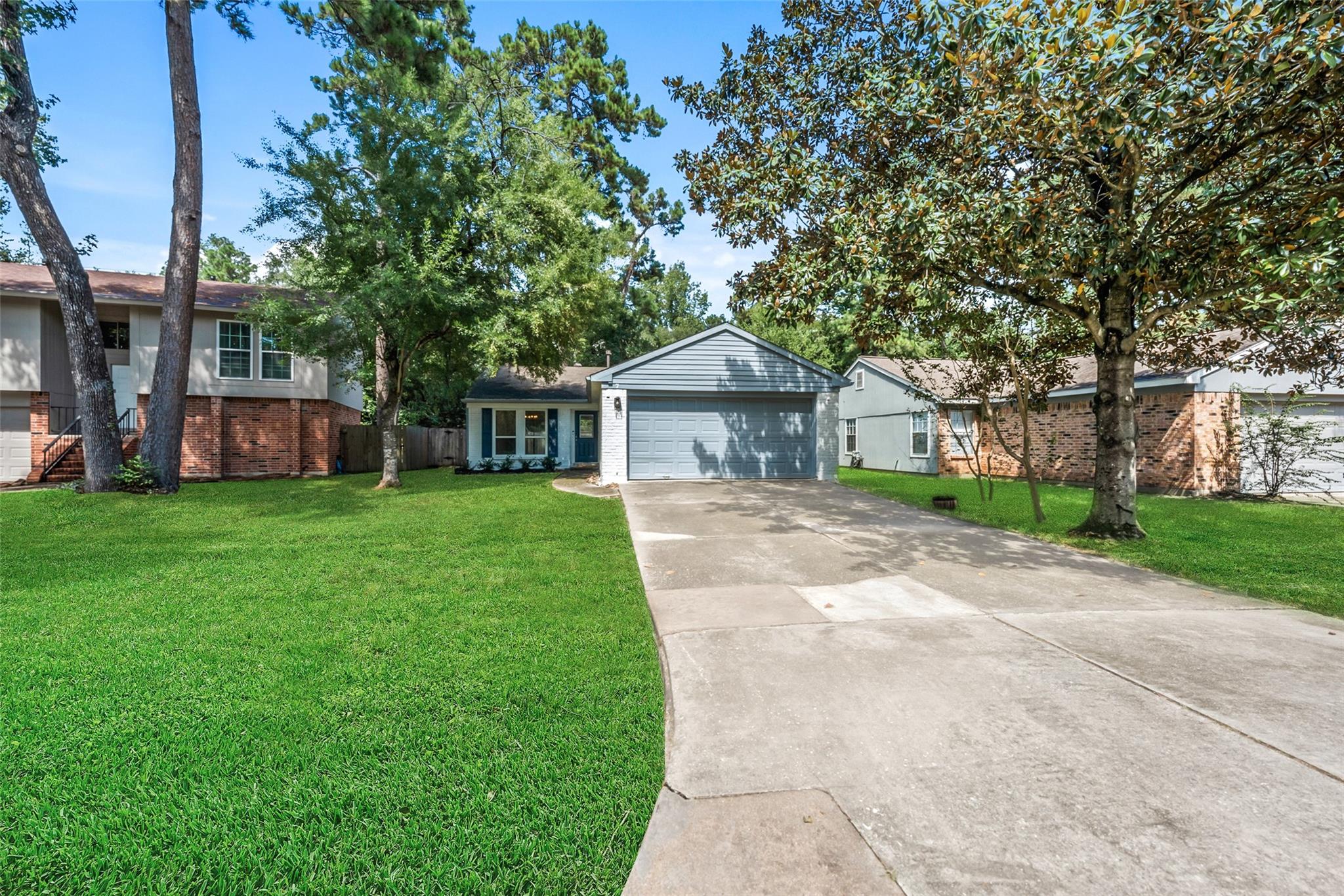 7 Hasting Oak Court
