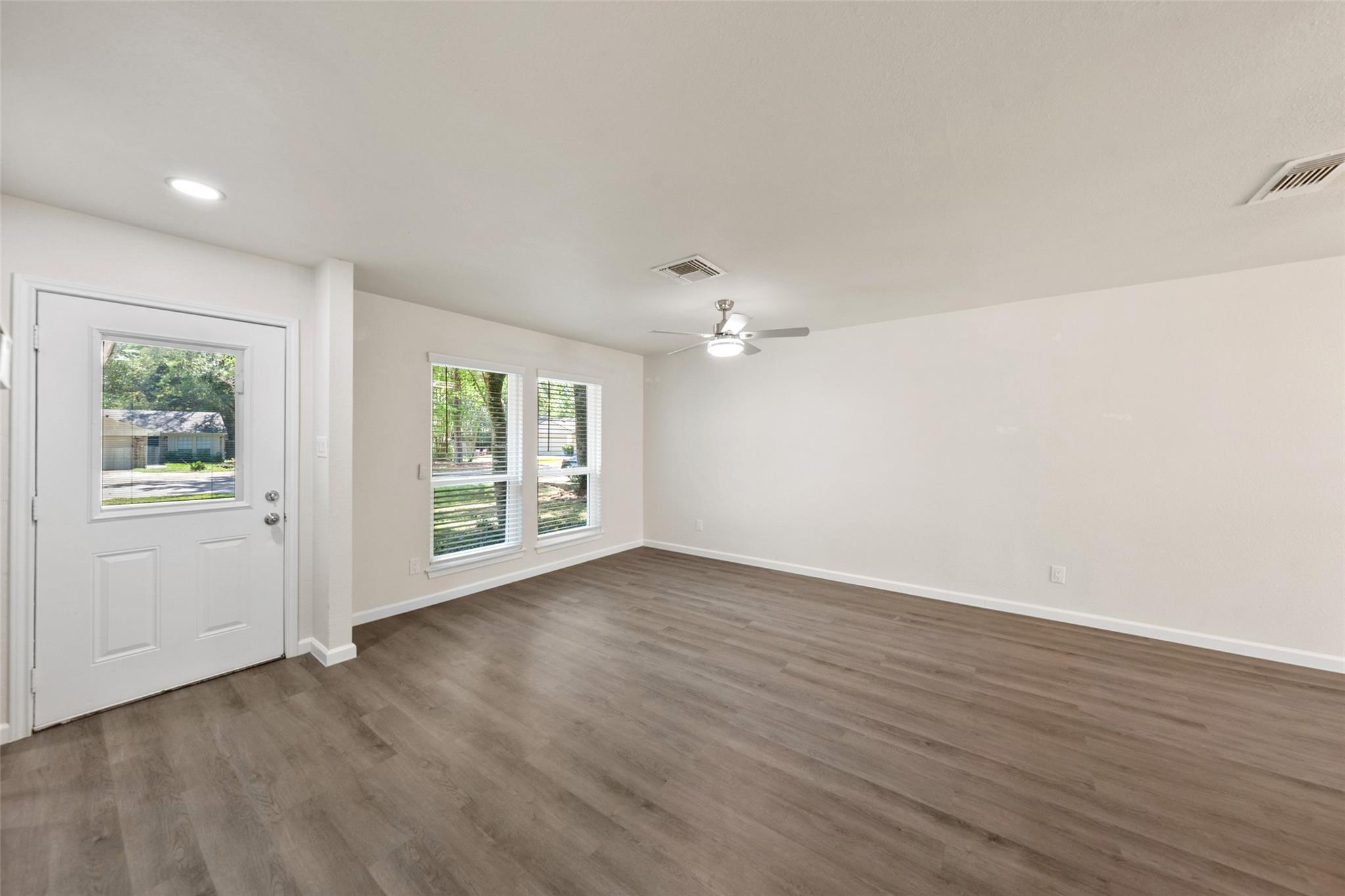 7 Hasting Oak Court
