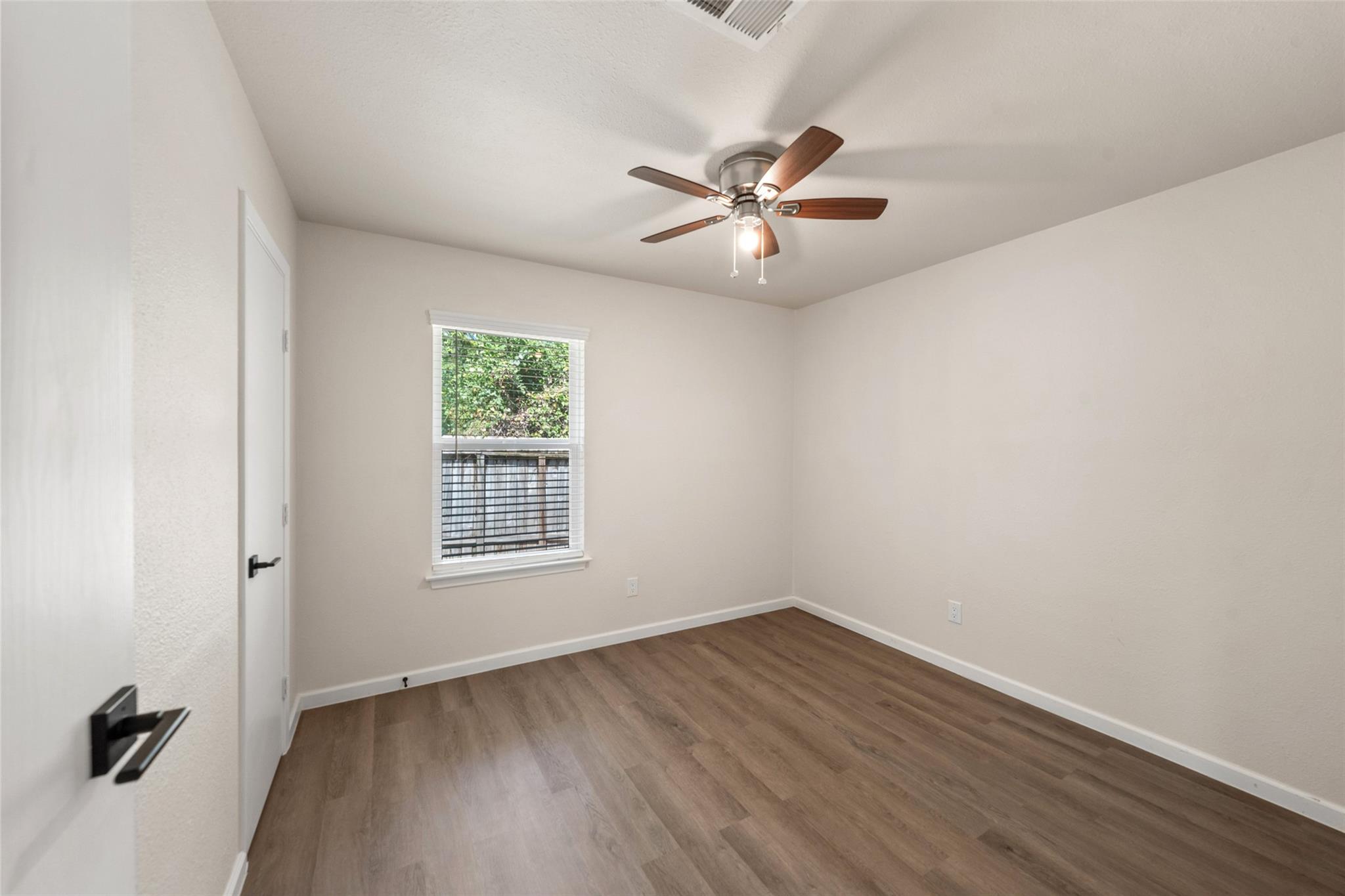 7 Hasting Oak Court