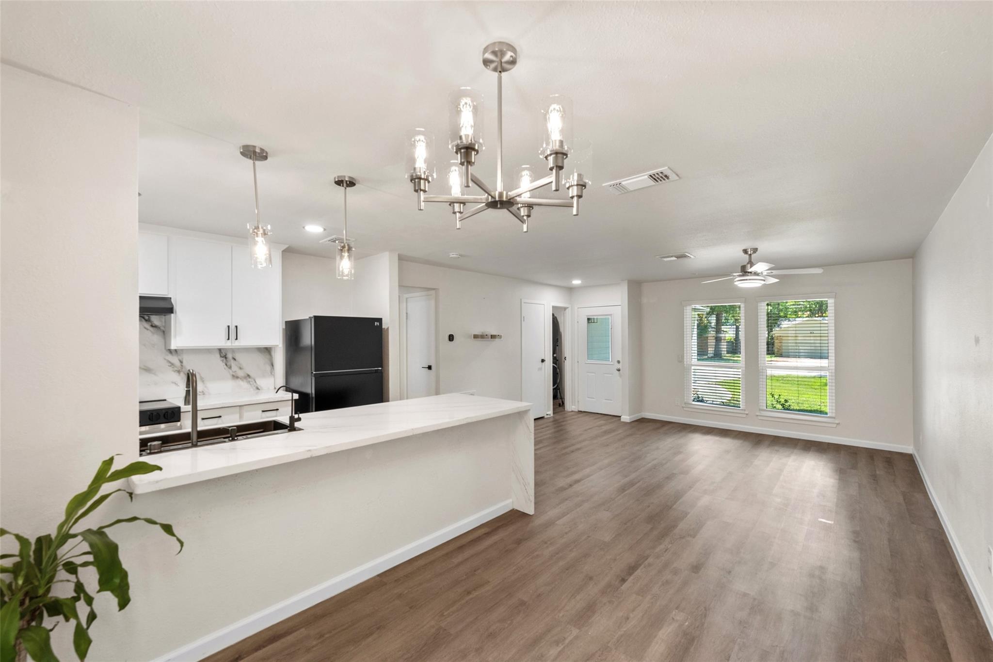 7 Hasting Oak Court