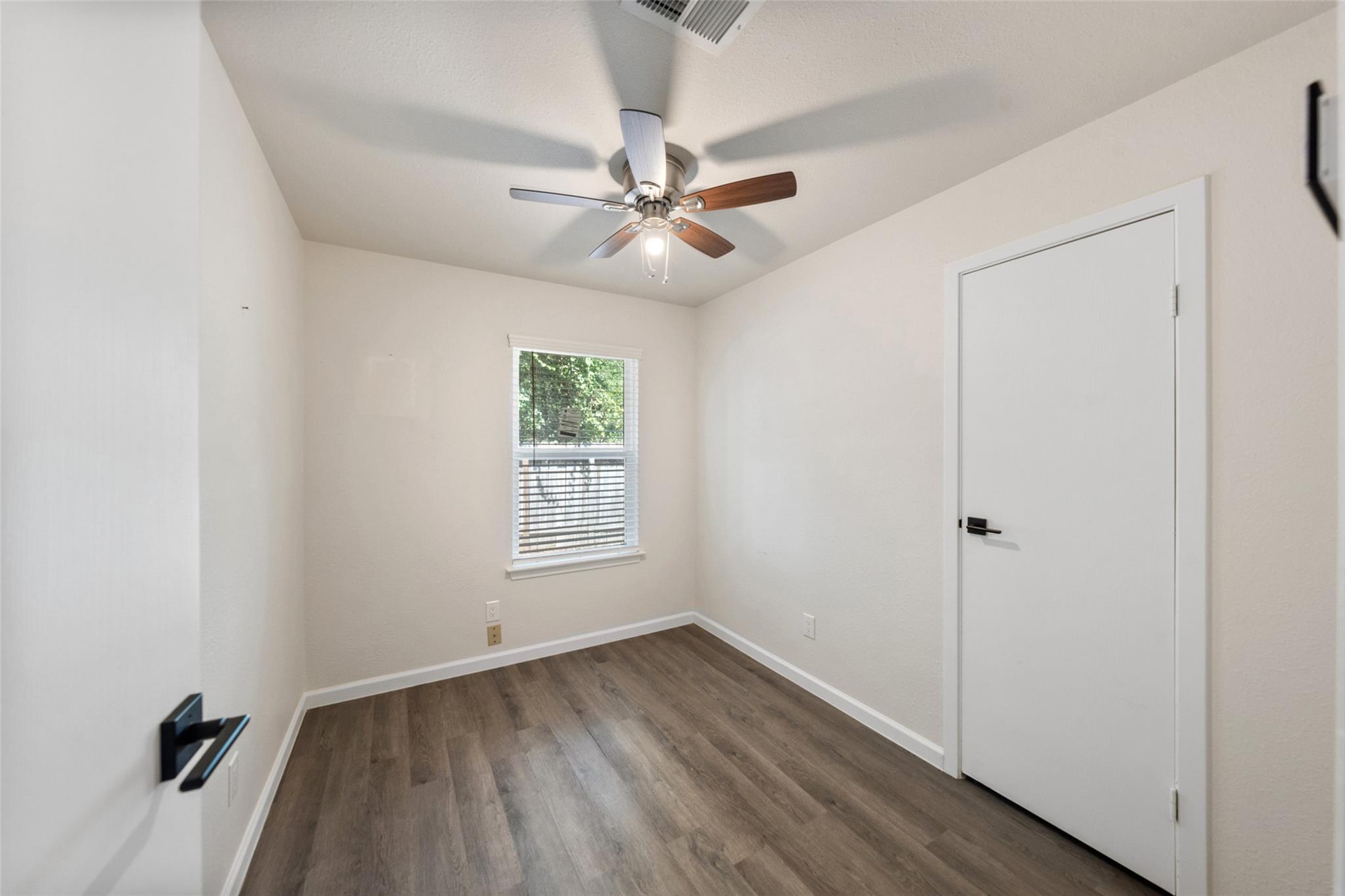 7 Hasting Oak Court