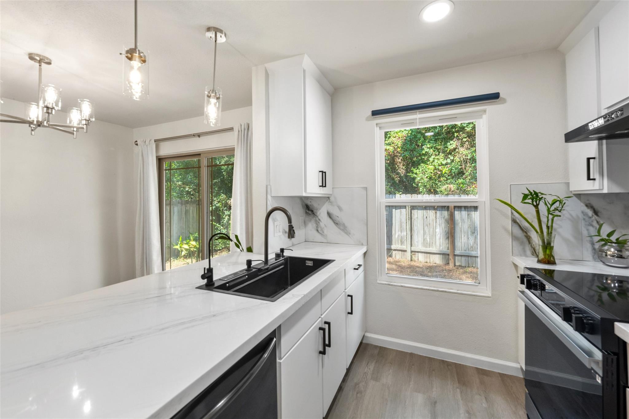 7 Hasting Oak Court