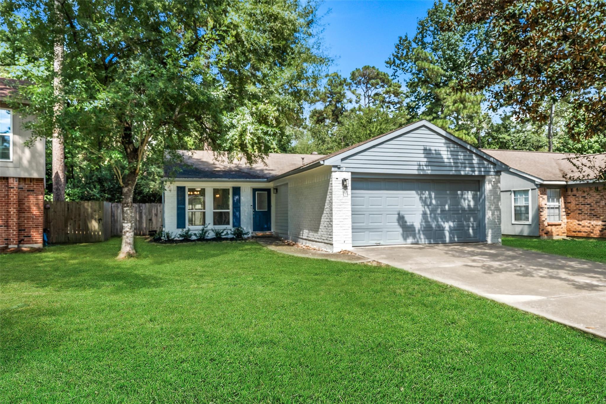 7 Hasting Oak Court