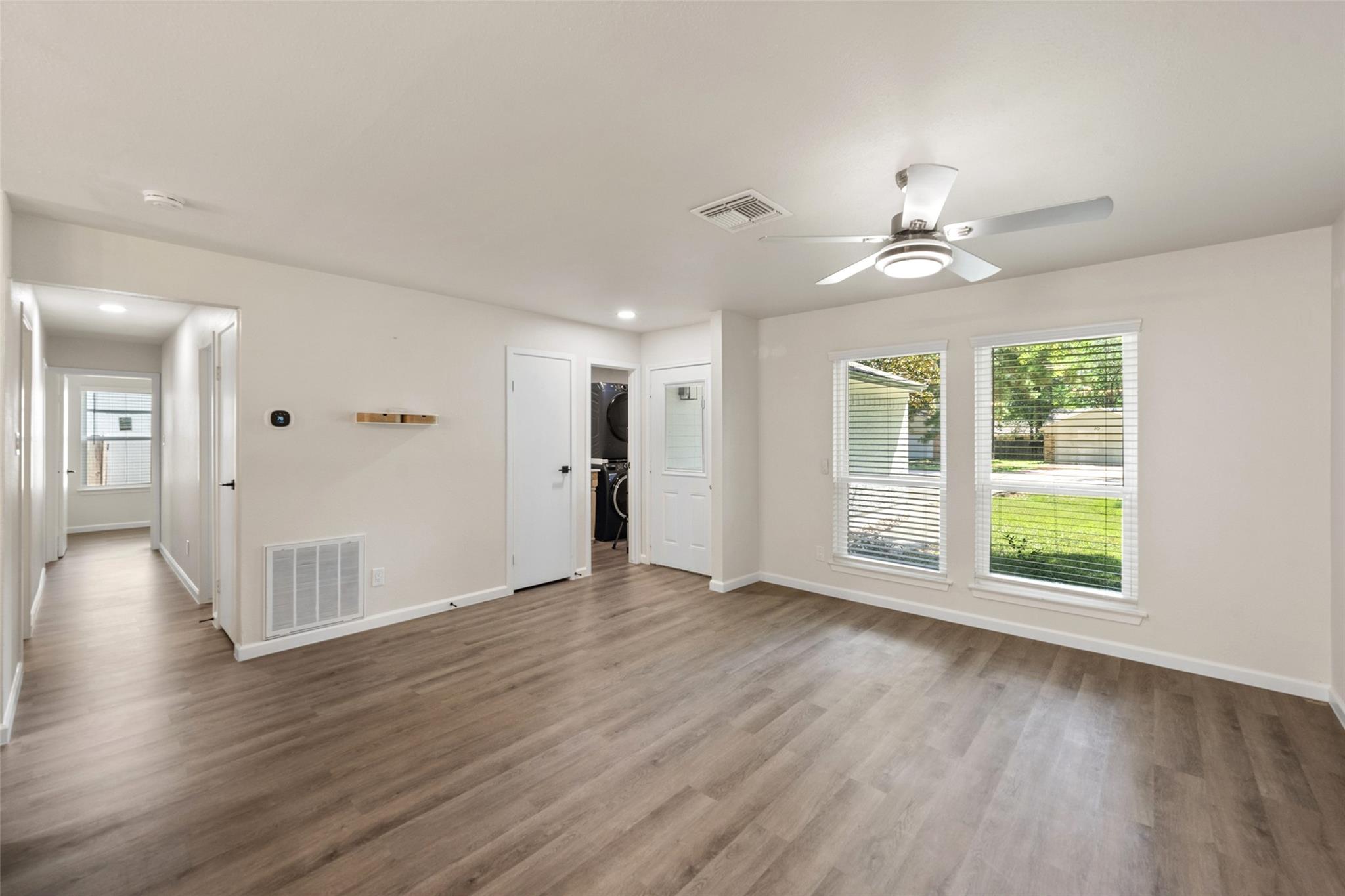 7 Hasting Oak Court
