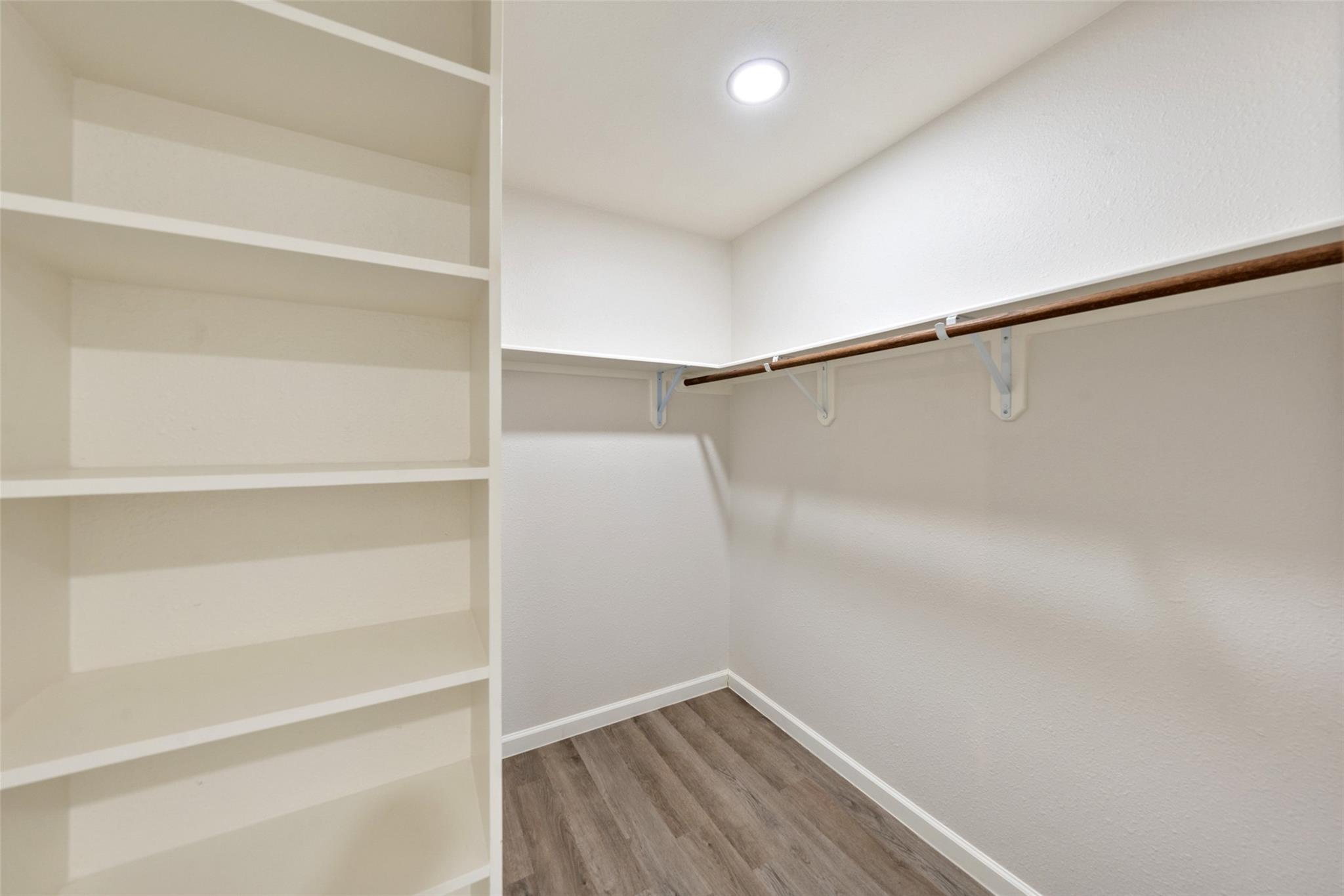 7 Hasting Oak Court