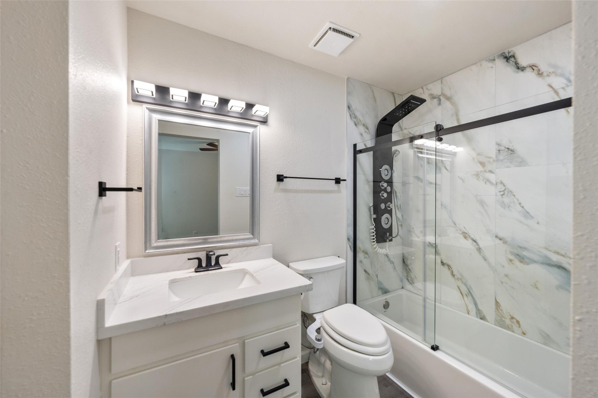 7 Hasting Oak Court