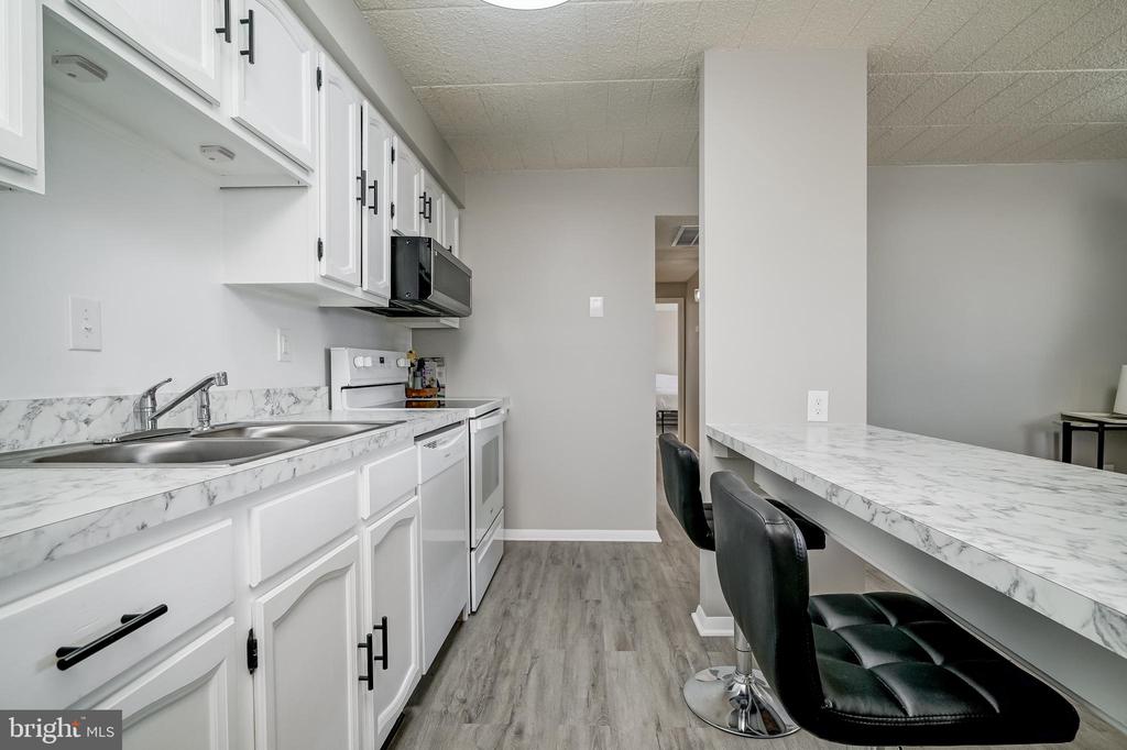 997-B Heather Ridge Dr #3b
